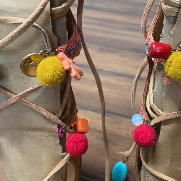 Mia gladiator sandals reanna size 8 multi color puff balls - Picture 2 of 6